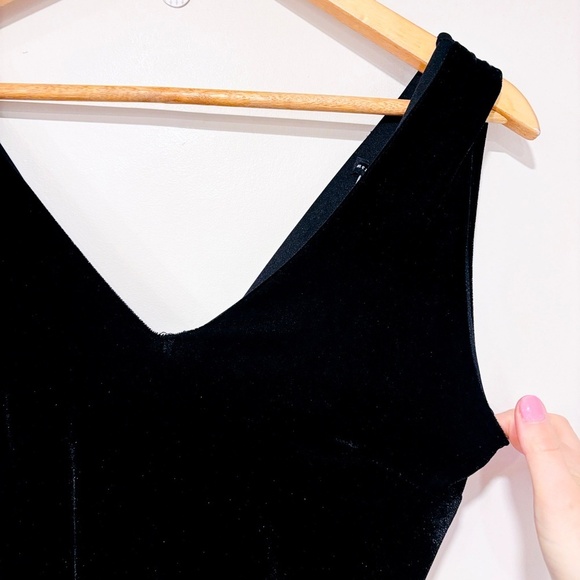 MERCER & MADISON Black velvet jumpsuit - Picture 3 of 9